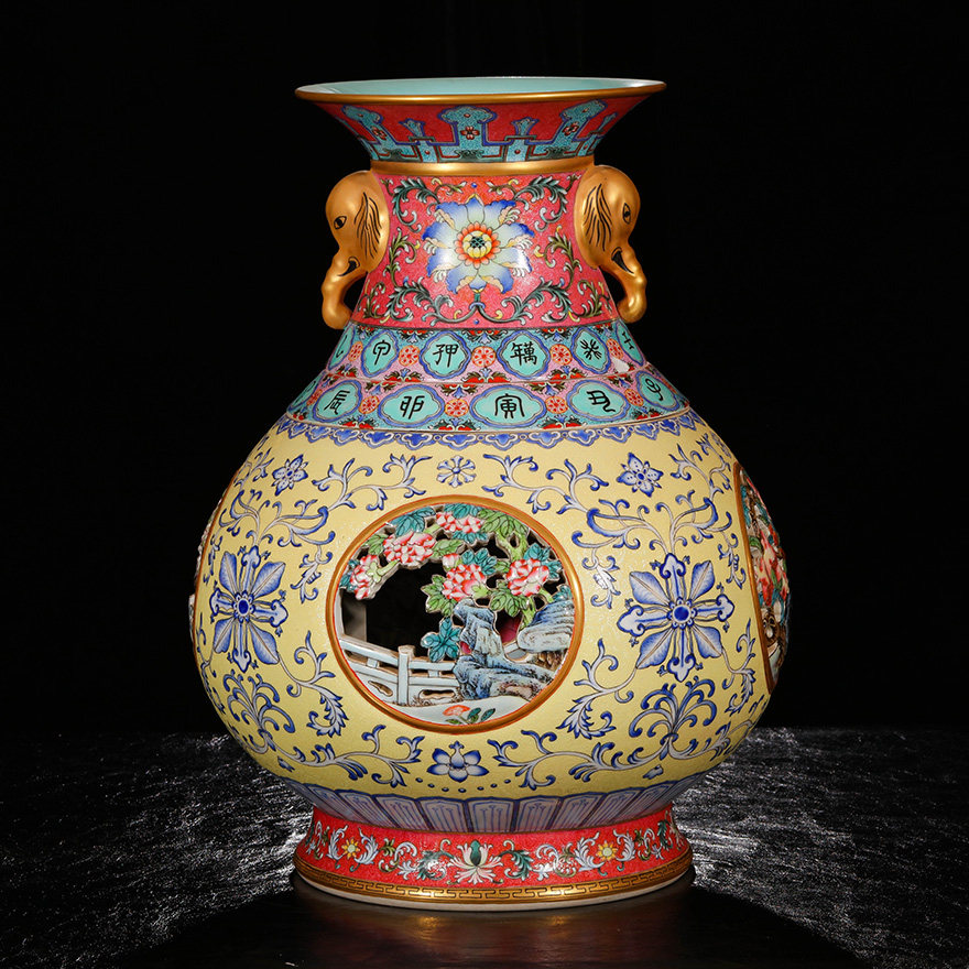 粉彩镂空开光花卉纹象耳转心瓶 阳士琦 故宫博物院陶瓷修复人