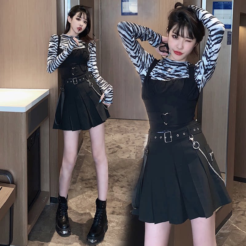 酷女孩穿搭春秋拽姐蹦迪套装气质炸街暗黑短衬衫配工装裙两件套潮