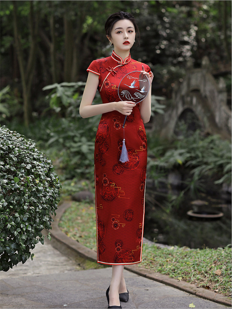 小个子真丝旗袍2022夏新款修身桑蚕丝年轻款红色宴会礼服连衣裙女