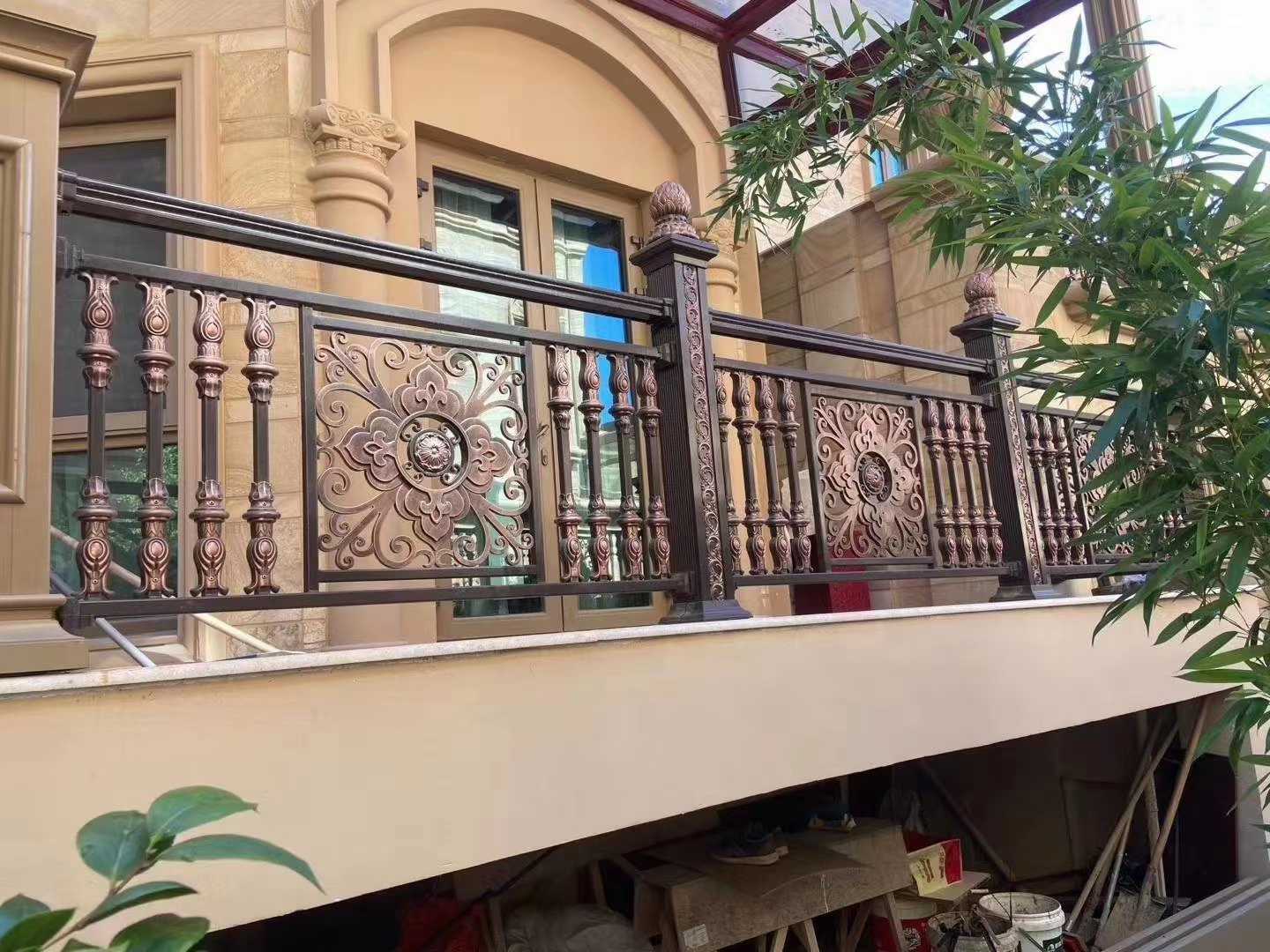 北京铝合金围栏防护栏走廊栏杆铝艺防护栏别墅家装栏杆欧式护栏