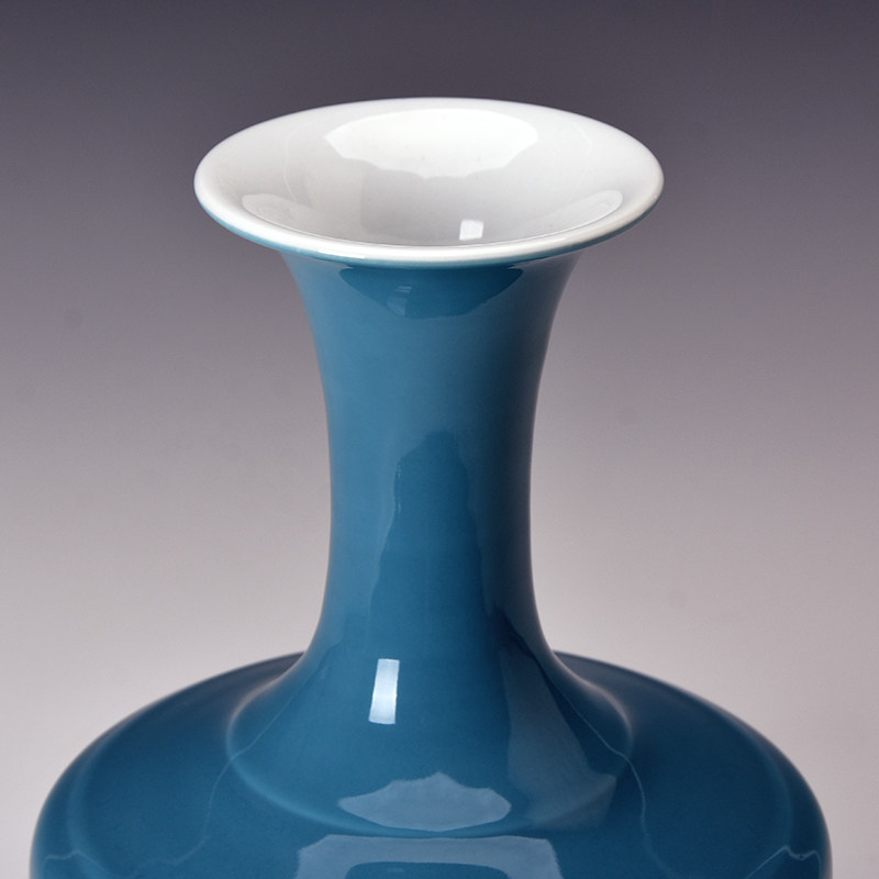 扁肚瓶 一九七二年建国瓷厂赠博物馆瓷