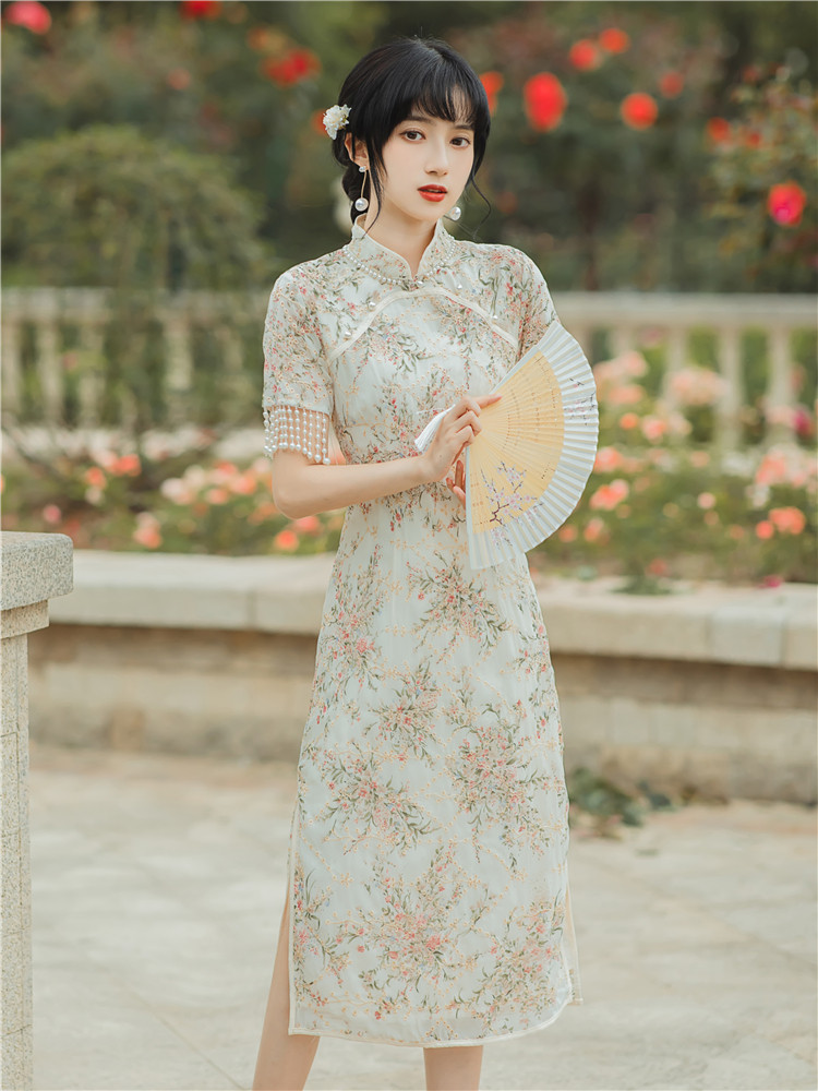 复古旗袍2021新年轻款夏季开叉珍珠流苏中长款刺绣碎花裙