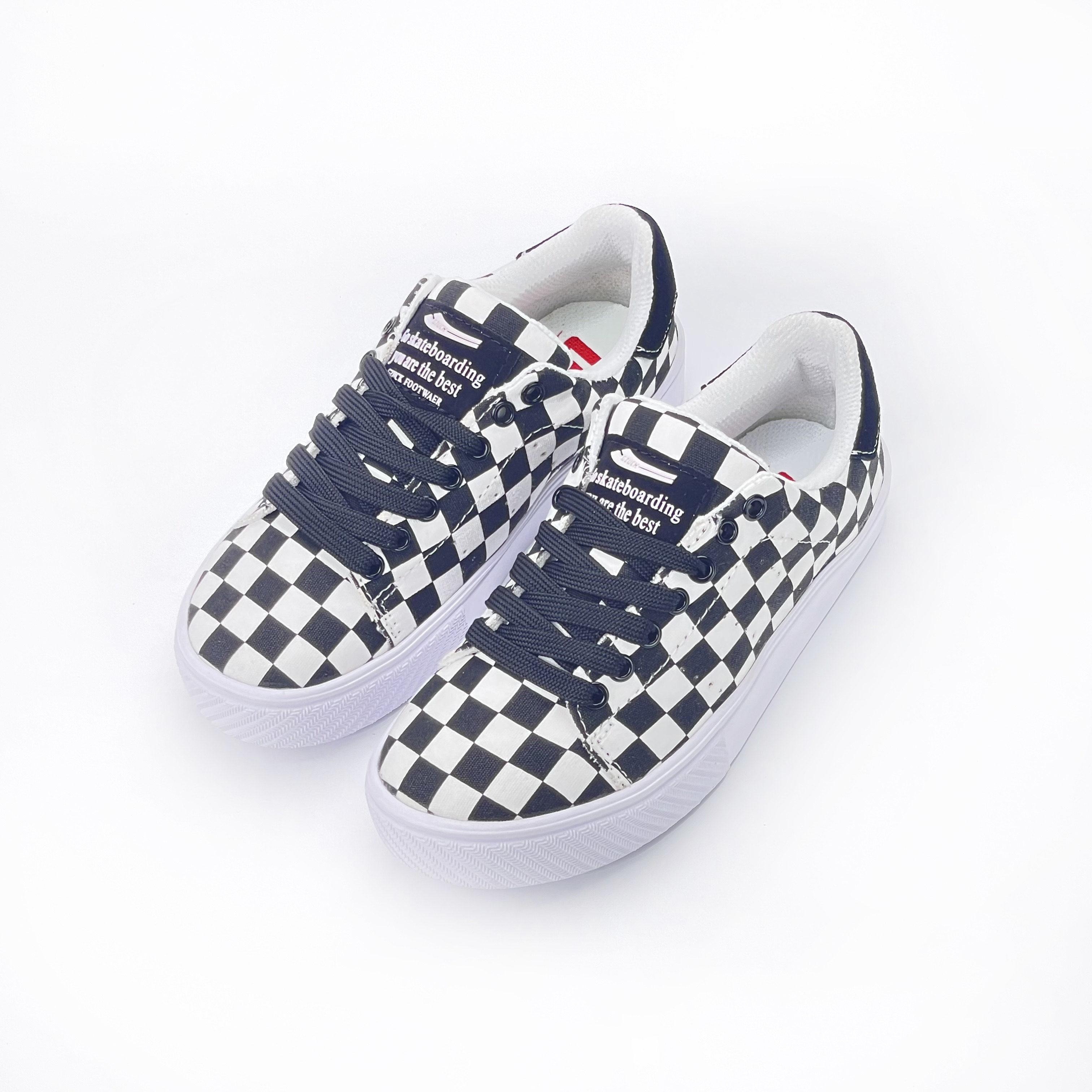 gzuck/几朱可019专业儿童滑板鞋耐磨减震透气橡胶底黑白格帆布款