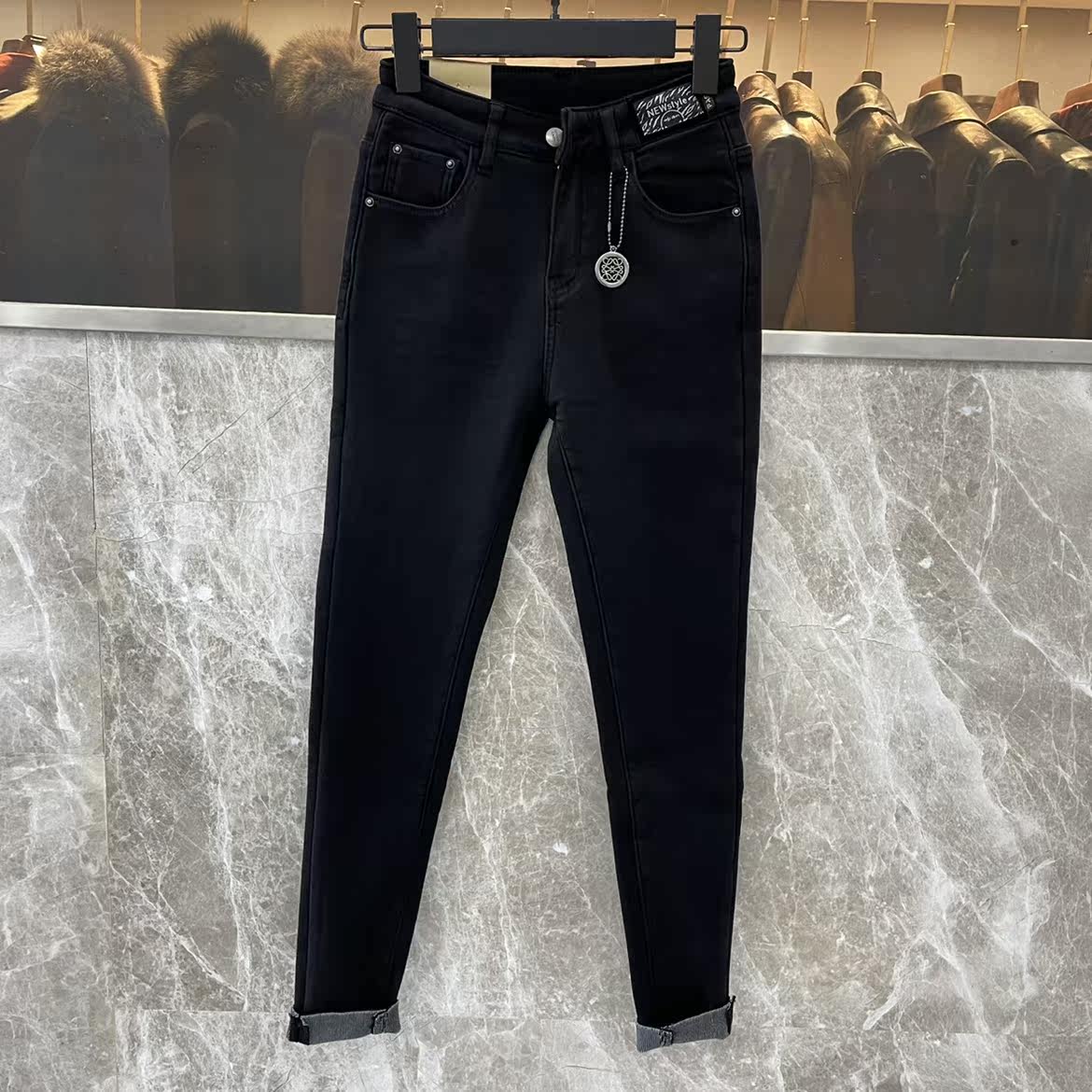 2021正品易人冬季新款99233黑色植绒保暖显瘦铅笔裤弹力女牛仔裤