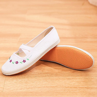 儿童白色舞蹈鞋女孩春夏季新款帆布鞋浅口透气软底防滑护士小白鞋