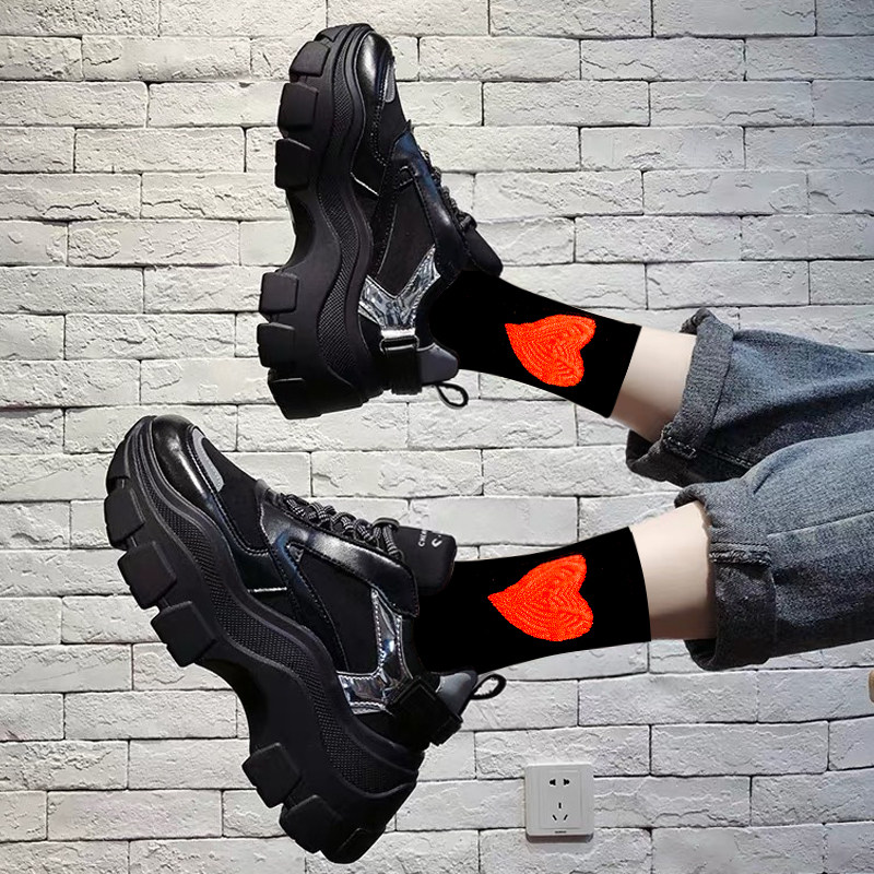 袜子女冬中筒袜ins潮网红款大爱心纯棉长筒袜韩国外穿老爹鞋长袜