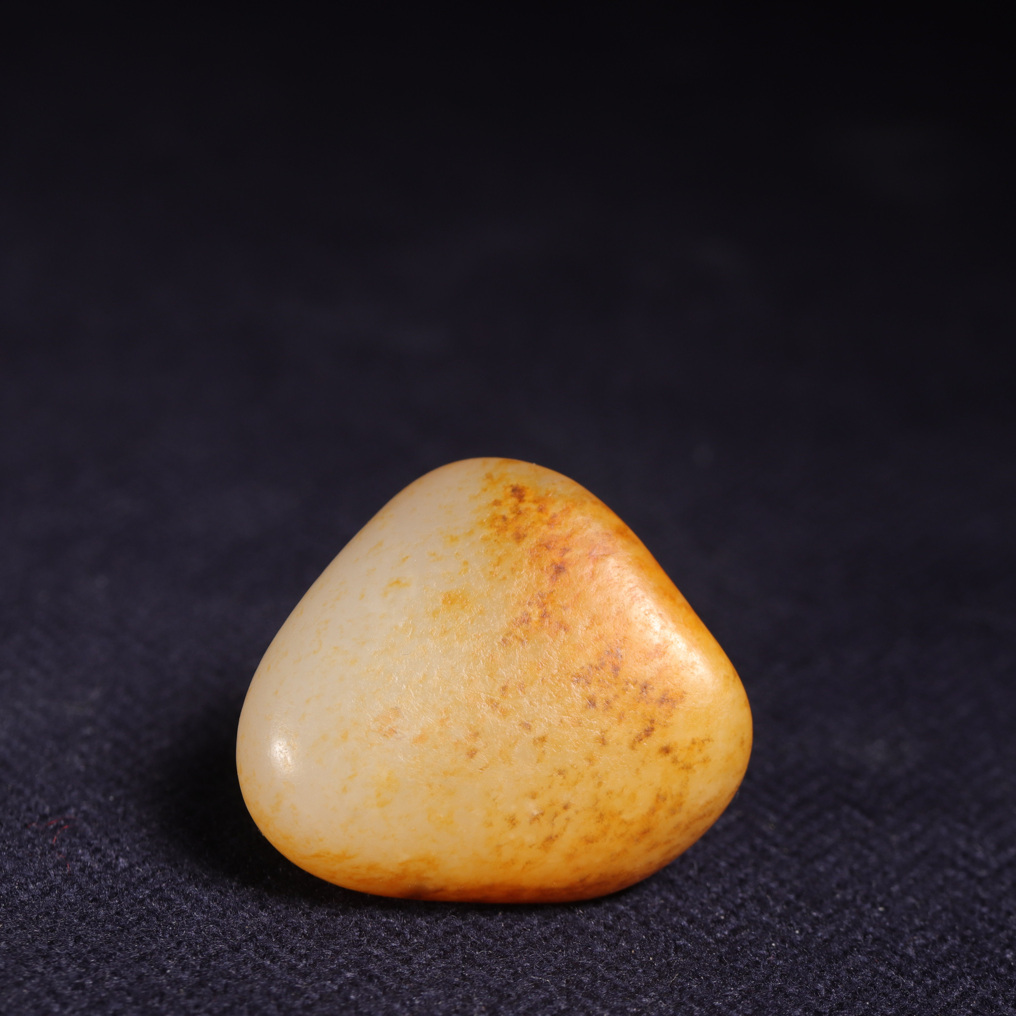 在售新疆和田玉黄沁籽料玉石玉坠挂件生肖灵猴老熟油沁籽独籽