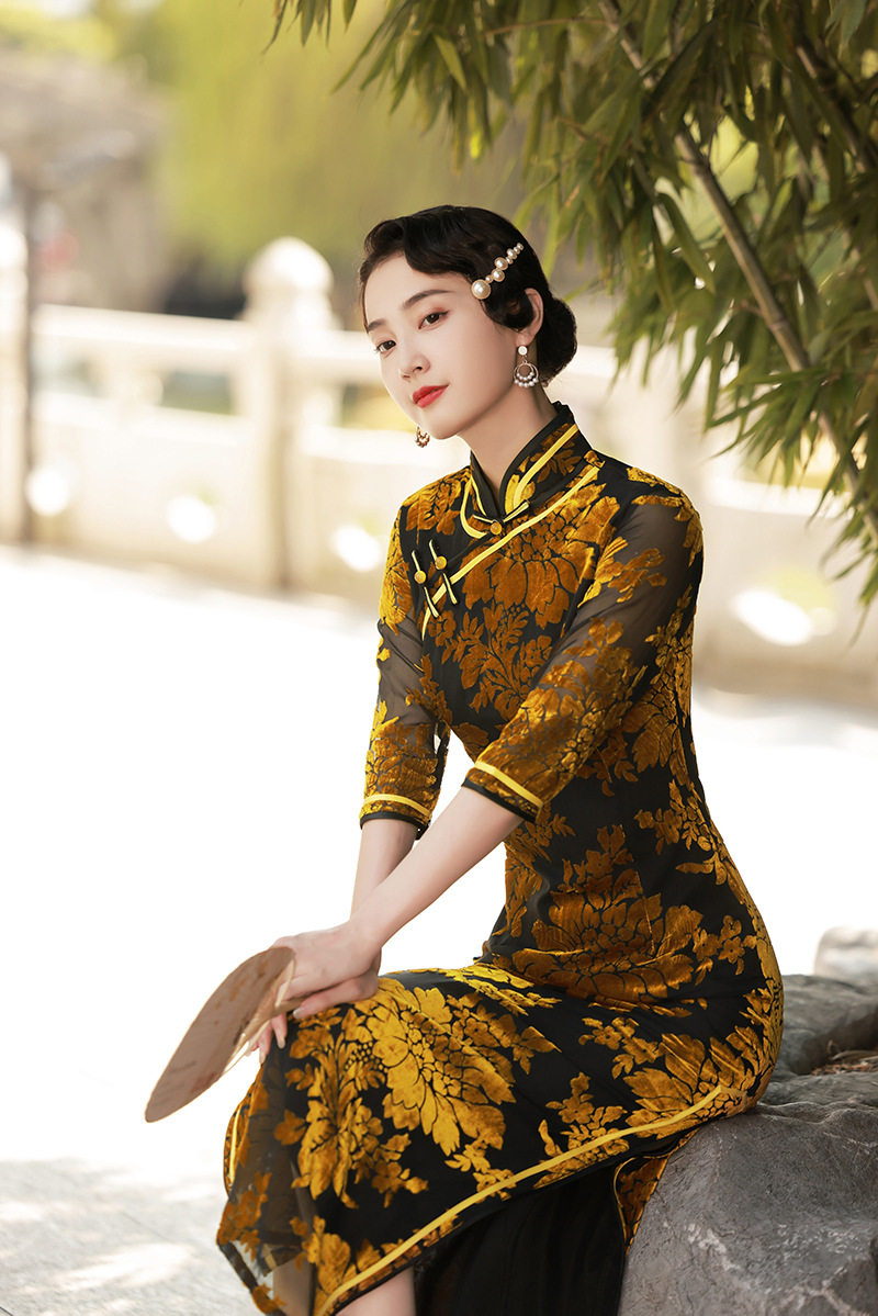 真丝旗袍2022年新款民国长款植绒复古中国风连衣裙女高端年会走秀