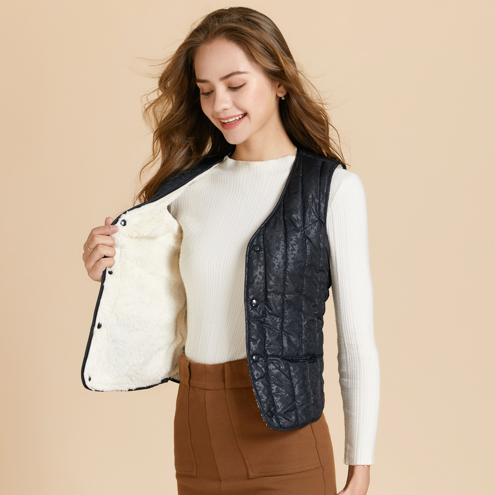 热销加绒马甲女 保暖 羊羔绒_包邮新款女士修身贴身加绒加厚羊羔绒