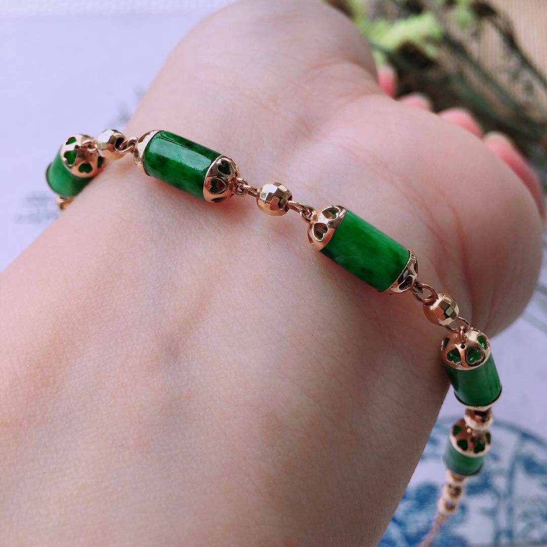 【手机实拍】18k金飘绿a货翡翠路路通项链7.93克