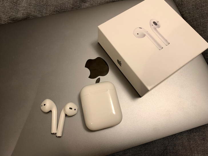 Airpods2今年5月购入保护很好几乎没划痕在保修期