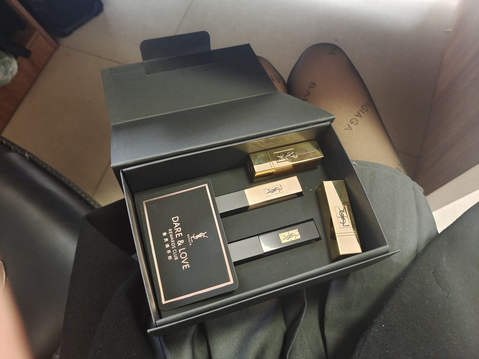 ysl圣罗兰小黑条口红礼盒这波口红我要吃一半送女朋友老婆情人节礼物