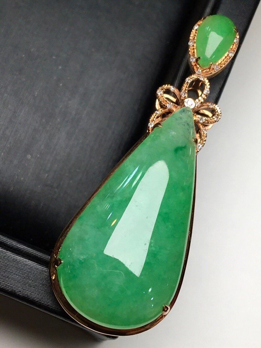 18k金豪华镶嵌纯天然缅甸正品玉石 a货翡翠冰种冰润满色水滴吊坠