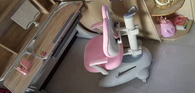 帮助孩子学习用法兰芭比儿童学习桌怎么样？质量可靠吗？