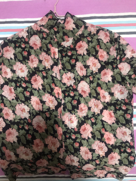 韩国代购的复古花朵衬衣，穿上超级美，400多买的，便宜出，不