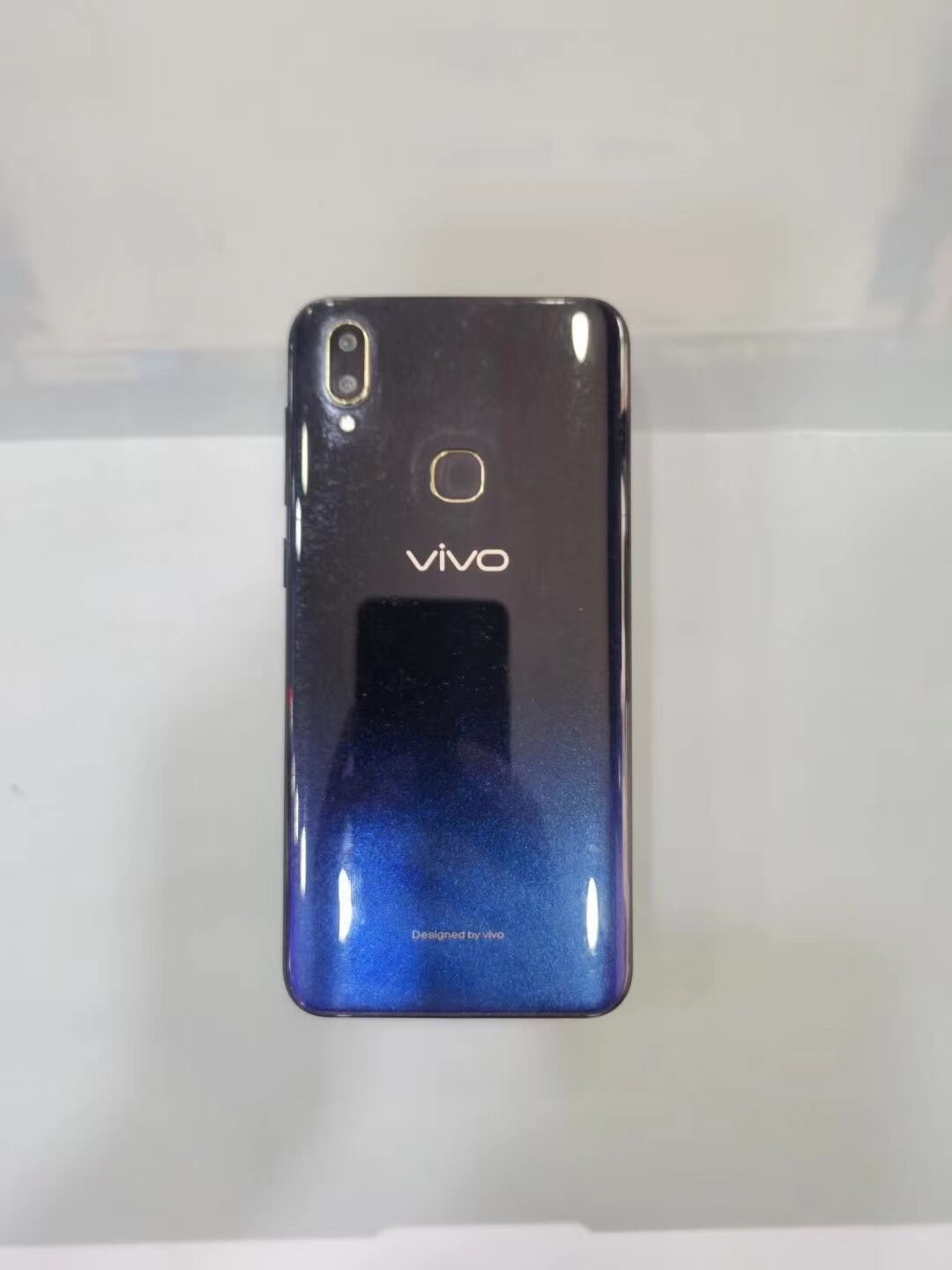 vivo z3i 6+128G 屏靓 后壳氧化掉漆 **功能