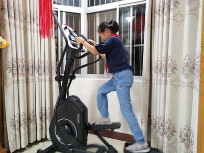 迪卡侬椭圆机好还是麦瑞克好?用了三个多月感受哪款好用?