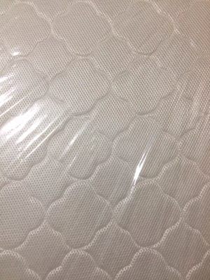 点评麦娜芙乳胶床垫怎么样，有假货吗？是不是真乳胶床垫？