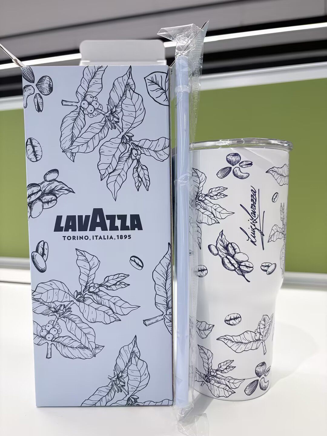 Lavazza拉瓦萨不锈钢保温杯，580ml大容量，304不