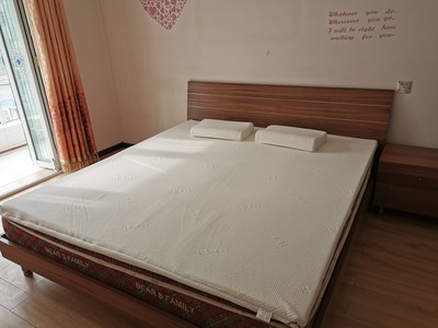 讨论：金橡树乳胶床垫怎么样？很不好用吗？被曝光了吗?