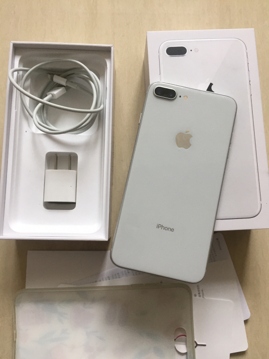 苹果iphone8plus国行全套无拆修，纯原装，内存64