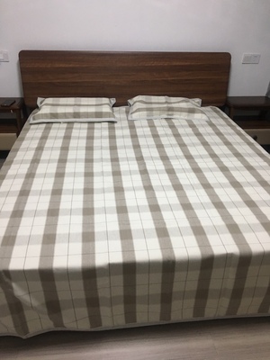 目前看来<参考>爱舒床垫和喜临门哪个更好，哪一个牌子比较大？