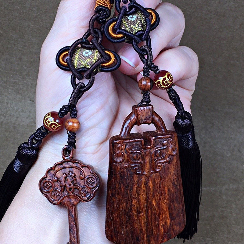 黄花梨同心锁一对 实木雕刻工艺品挂件收藏