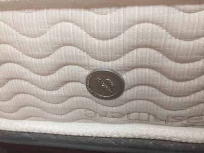 真实使用感受晚安床垫和喜临门哪个好,质量怎么样?哪款更有档次?