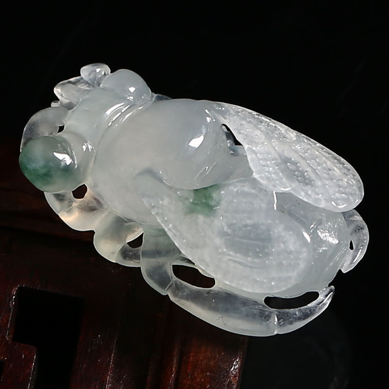 天然a货翡翠冰种飘花玉蝉 3.68g