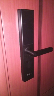 体验真实评测曼亚F50别墅指纹锁怎么样，指纹识别灵敏好用吗？