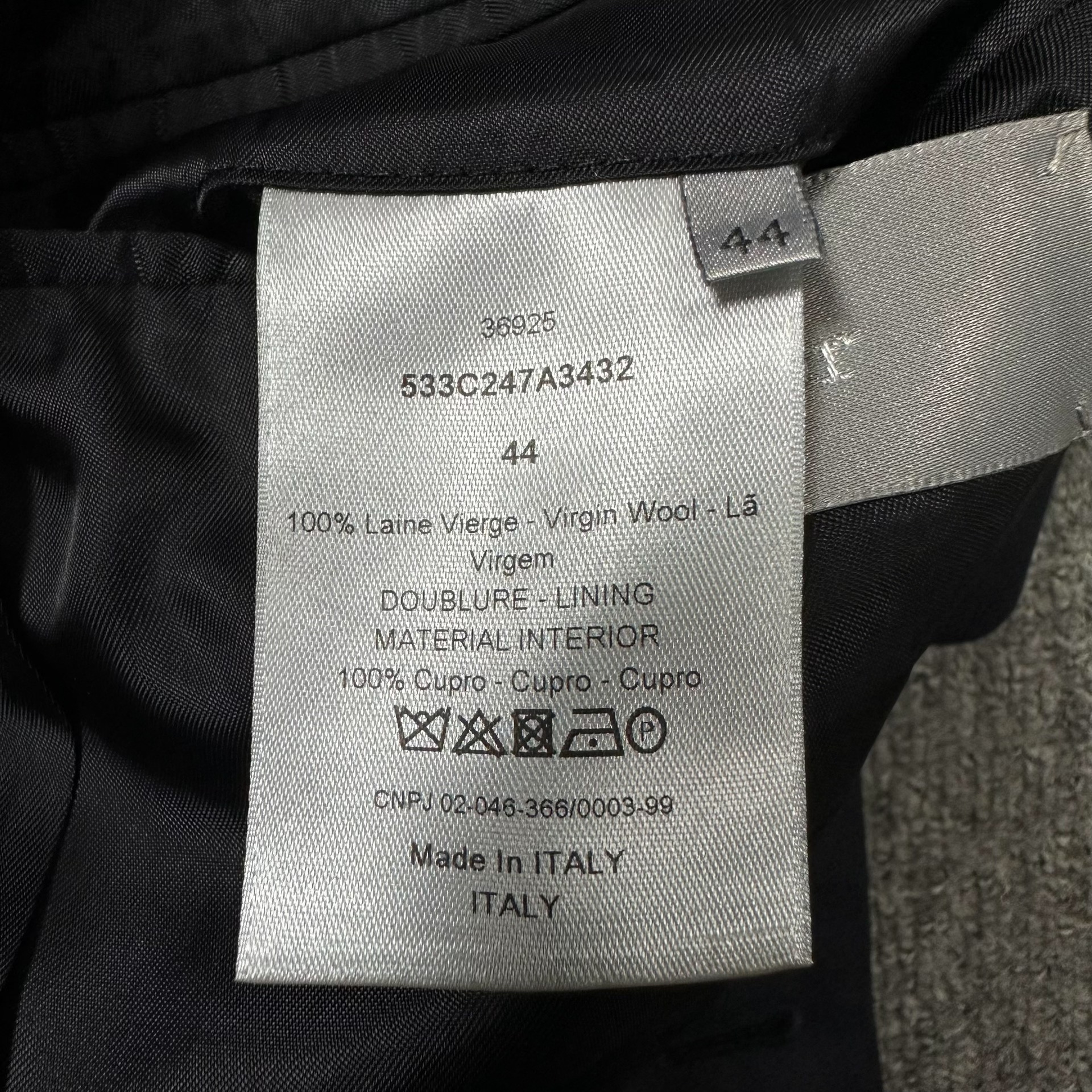 Dior Dark Blue Pinstriped Three-Piece Suit — label