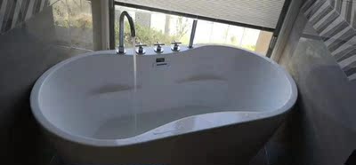 别看表面：果敢独立式亚克力浴缸怎么样?值得买吗?