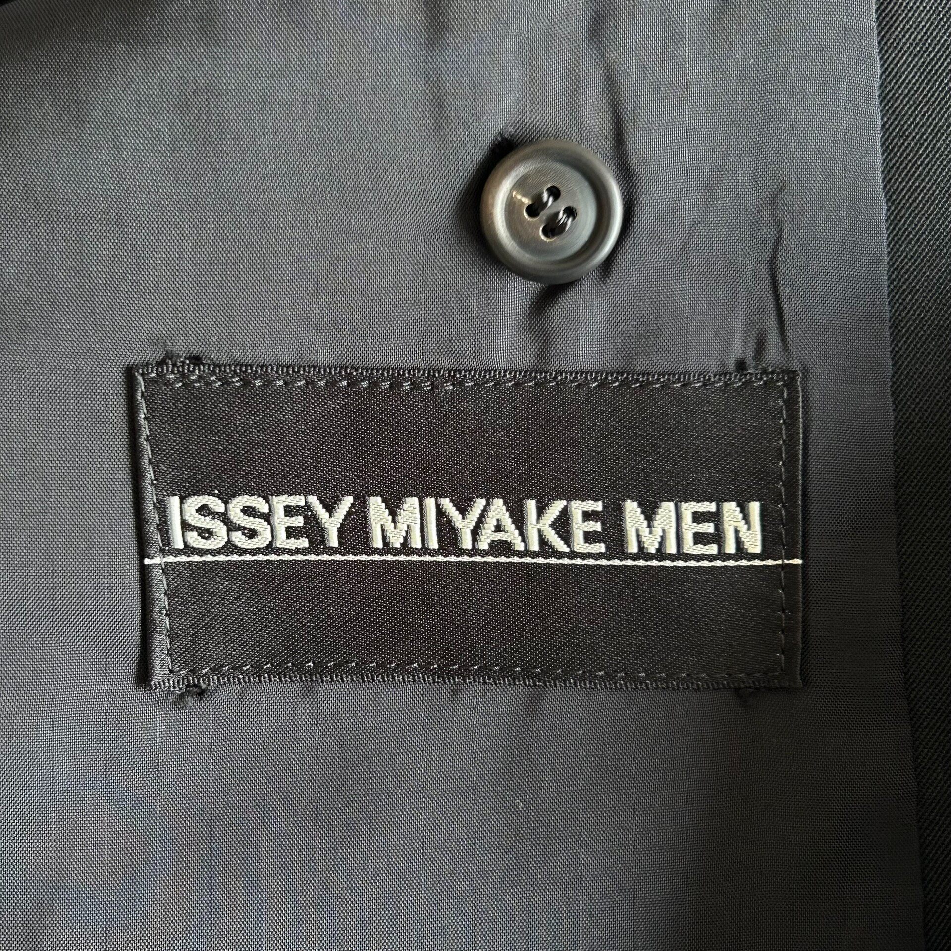 Issey Miyake Men 88AW Hidden Button Wool Suit — label
