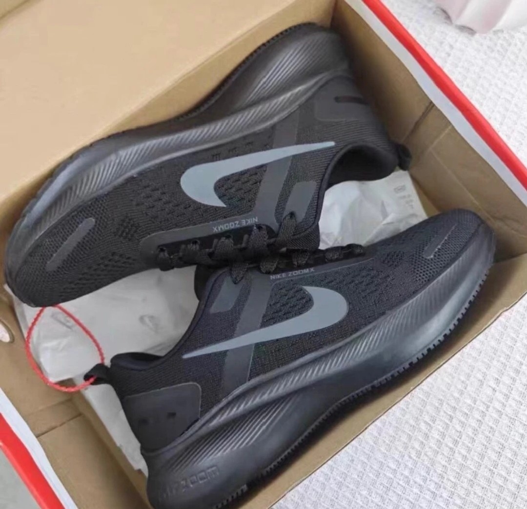The original cost is more than 500, all the new Nike leisure shoes, running shoes, boys' shoes, and a few.