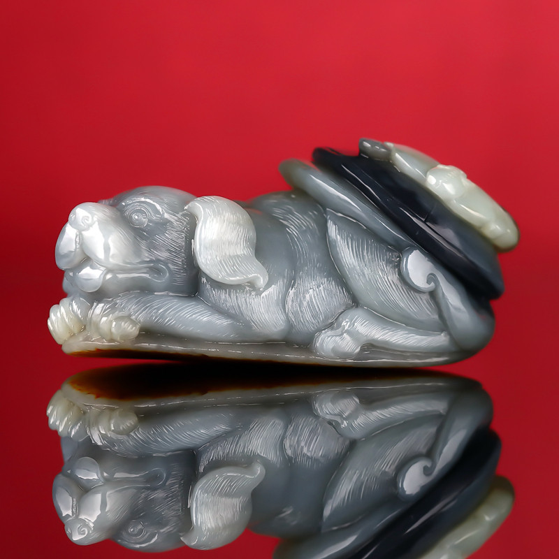 买就送【旺财】崔照乐工作室 和田玉青花籽料生肖狗摆件 331.21g