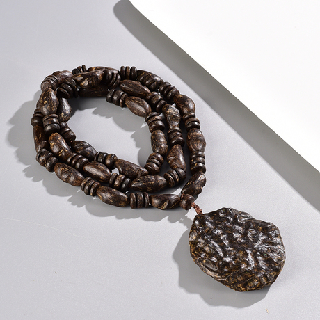 海南虫漏沉香原木金星吊坠(编号:2-331号)