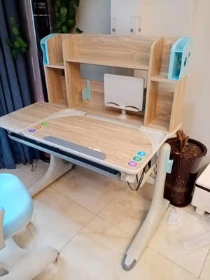 该如何选择?乐仙乐居儿童学习桌怎么样？有实体店吗?