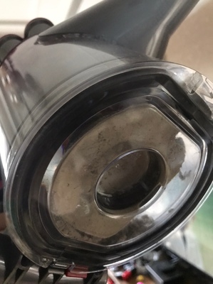 戴森吸尘器哪一款适合吸地毯，家里的地板是地毯的适用吗
