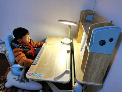 说说爱果乐儿童学习桌给小学生用着怎么样？环保安全吗