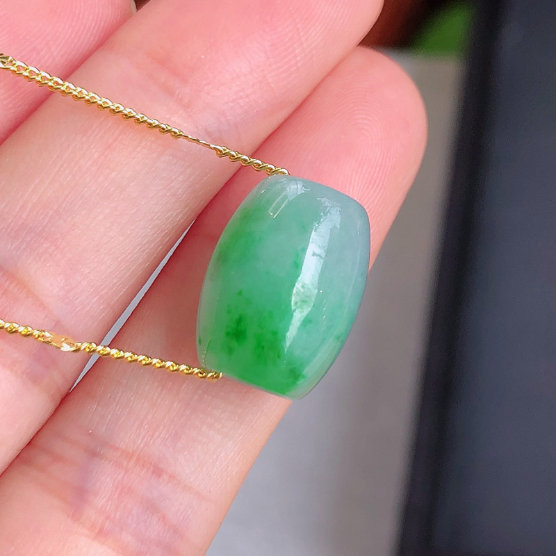 【拍卖】天然a货翡翠冰糯种飘阳绿路路通转运珠吊坠3.20g