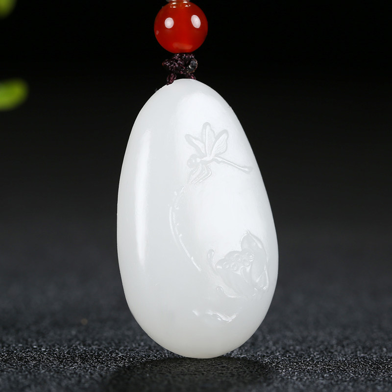 【羊脂白玉】和田玉清香怡人莲花蜻蜓挂件吊坠12.440g