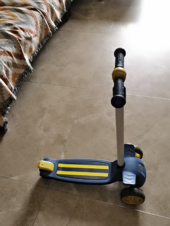 原标题:小霸龙滑板怎么样?到底哪个好?