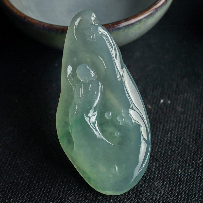 x【源头好货拍卖】 a货翡翠水润全胶感飘绿随形悟道吊坠17.88g