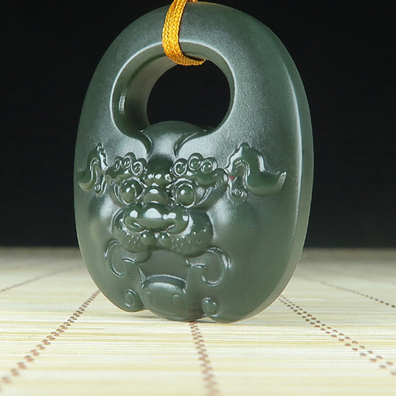 源头好货 高端藏品【守护】 和田玉 仿古兽面 16.71g