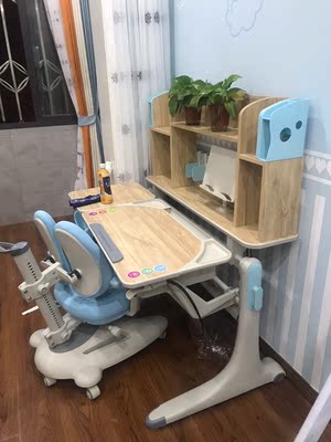 保护视力用护童和2平米书学习桌哪个好？区别在哪里？