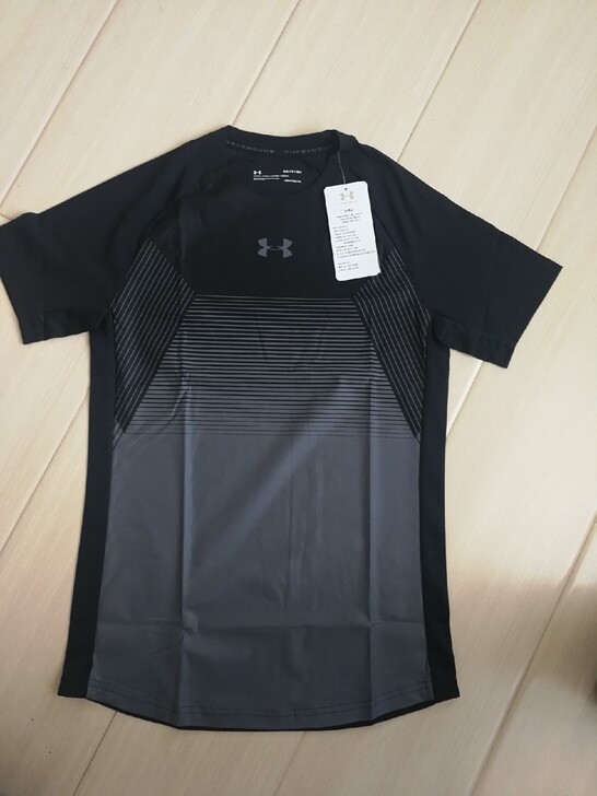 全新正品安德玛UnderArmour圆领S码heatgea