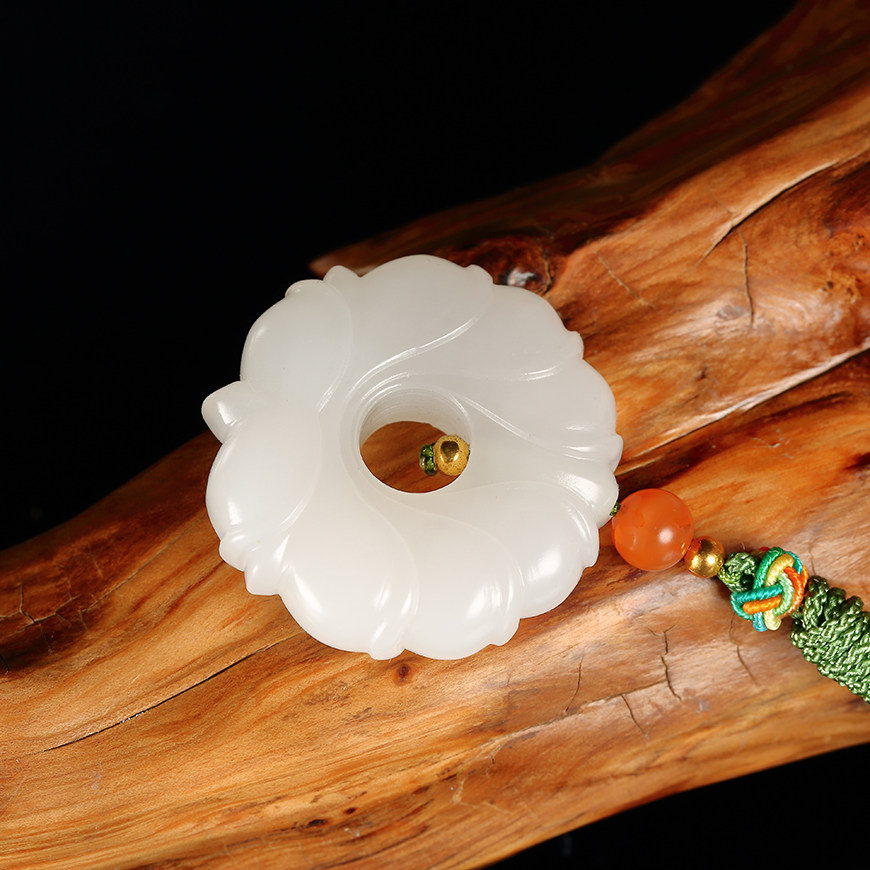 【双11大促】名家工作室作品【莲花】新疆和田玉白玉莲花挂件 q