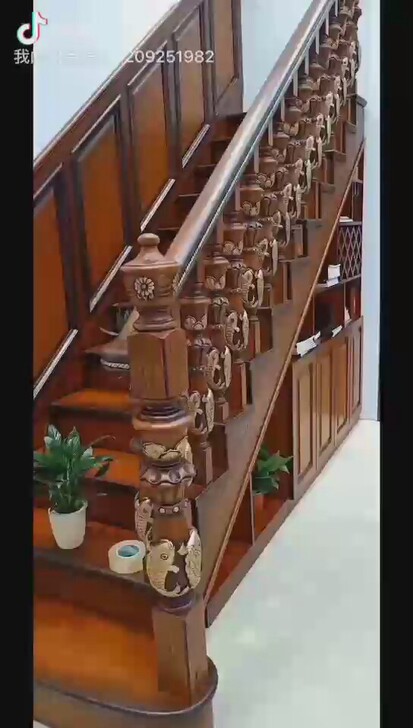 安装定制楼梯扶手踏步板