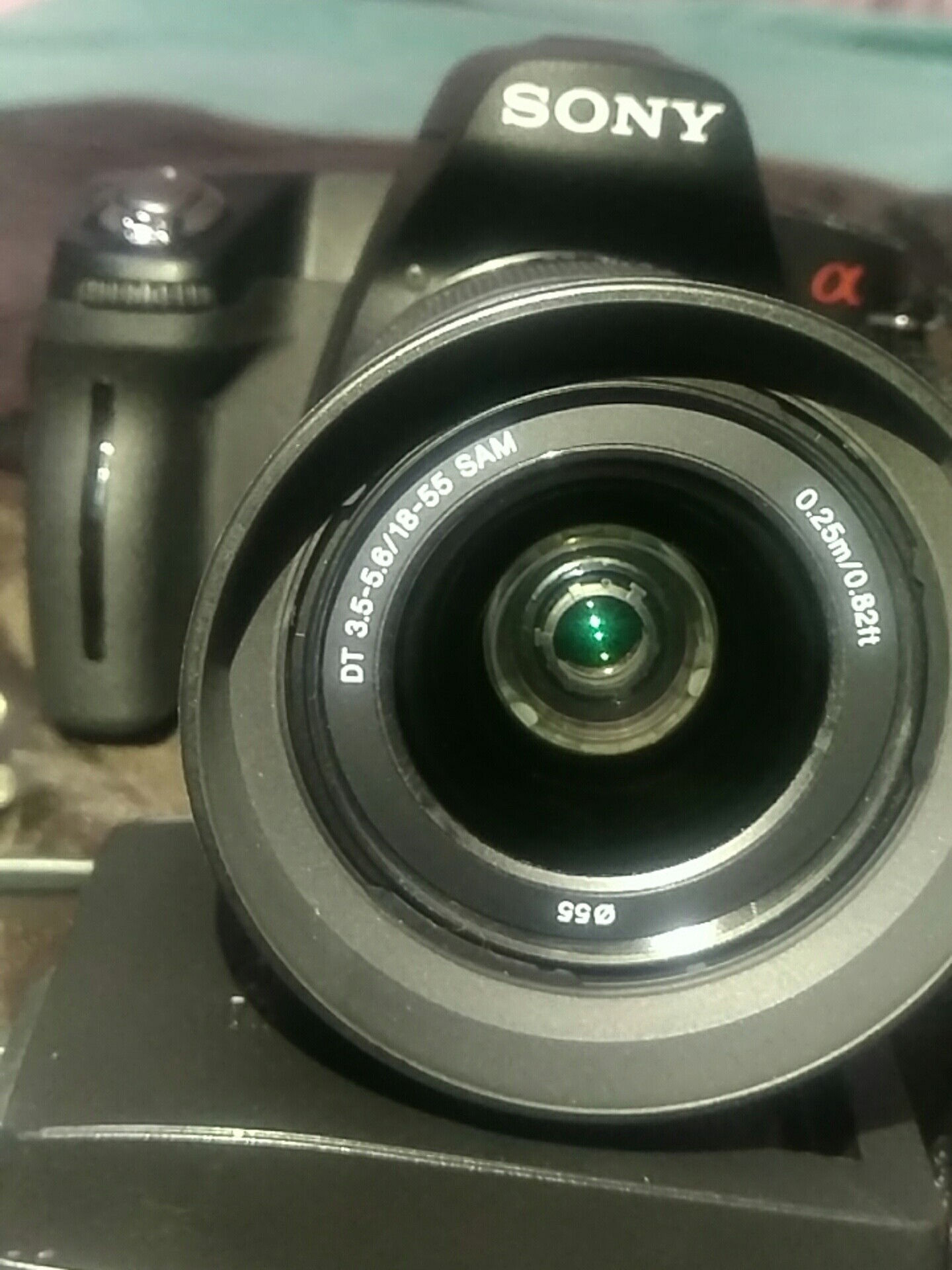 索尼A290单反相机一套，9成新。所有配件齐全，相机一套，电