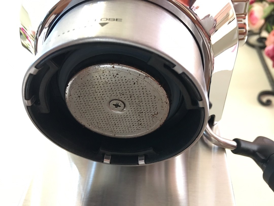 delonghi德龙咖啡机ec685值得买吗德龙ec685使用一年后的感受瞧瞧吧